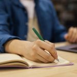 Fluência no inglês é um dos requisitos importantes para se destacar no mercado