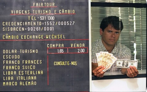 Uma casa de câmbio naquele fatídico janeiro de 1999 (Foto: Marco Antônio Teixeira) Uma casa de câmbio naquele fatídico janeiro de 1999 (Foto: Marco Antônio Teixeira)