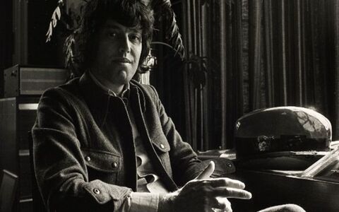 Um jovem e muito inquieto Tom Stoppard ainda na década de 70 (Foto: Prospect)