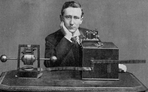 Em 2 de junho de 1896, Marconi patenteava sua útil invenção: o rádio (Foto: Google)