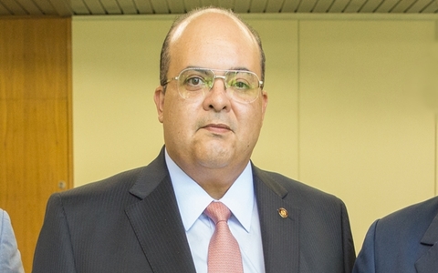 Enquanto bolsonaristas urinavam no país, Ibaneis Rocha estava… dormindo (Foto: CC)