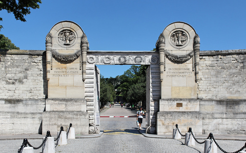 O Père-Lachaise provoca reflexões sobre a relação entre morte e mercado (Foto: Wiki)