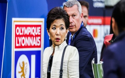 Michele Kang não é uma figura comum no mundo do futebol masculino (Foto: Ligue 1)