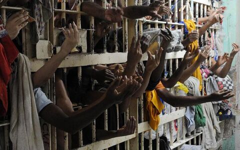 As prisões denotam grandes problemas como a superlotação  (Foto: Agência Brasil)