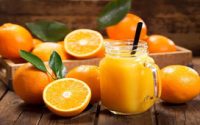 Como faz suco de laranja no liquidificador