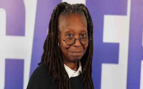 Whoopi Goldberg é, enfim, um raro exemplo de autenticidade artística (Foto: Google)