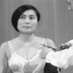 “Cut Piece”: o que Yoko pretendia?