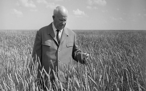 Em 15 de setembro de 1959, Nikita Khrushchev pousava nos EUA (Foto: site History)