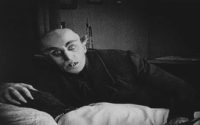 Nosferatu está vivo, sombrio e ainda pulsante