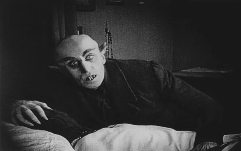 O “Nosferatu” original é um desfile expressionista de sombras e estranhezas (Foto: Wiki)