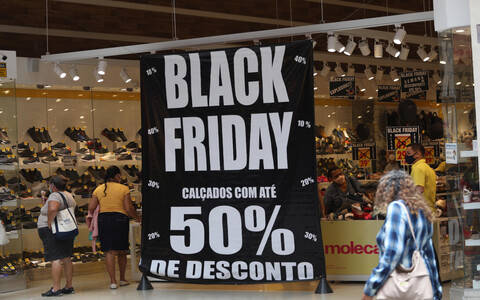 A Black Friday não é sobre necessidade, é sobre o chamado desejo manipulado (Foto: Wiki)