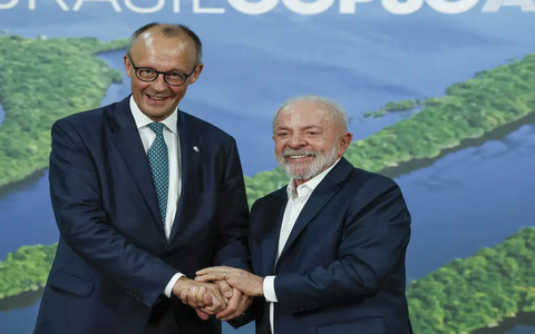 Merz com Lula. Quando não gostar de algo é melhor fingir que estava gostando (Foto: Wiki)