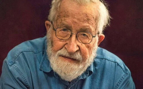 Chomsky, não intermediou uma ligação entre Lula e o fantasma Jeffrey Epstein (Foto: Wiki) Chomsky, não intermediou uma ligação entre Lula e o fantasma Jeffrey Epstein (Foto: Wiki)