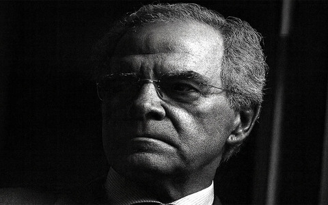 Tanure foi abordado no Galeão sem bagagem, em um “bate e volta” (Foto: Arquivo) Tanure foi abordado no Galeão sem bagagem, em um “bate e volta” (Foto: Arquivo)