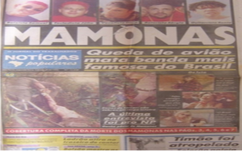 A foto do tronco do vocalista Dinho sendo arrastado por um bombeiro ainda ecoa (Foto: Wikipédia)